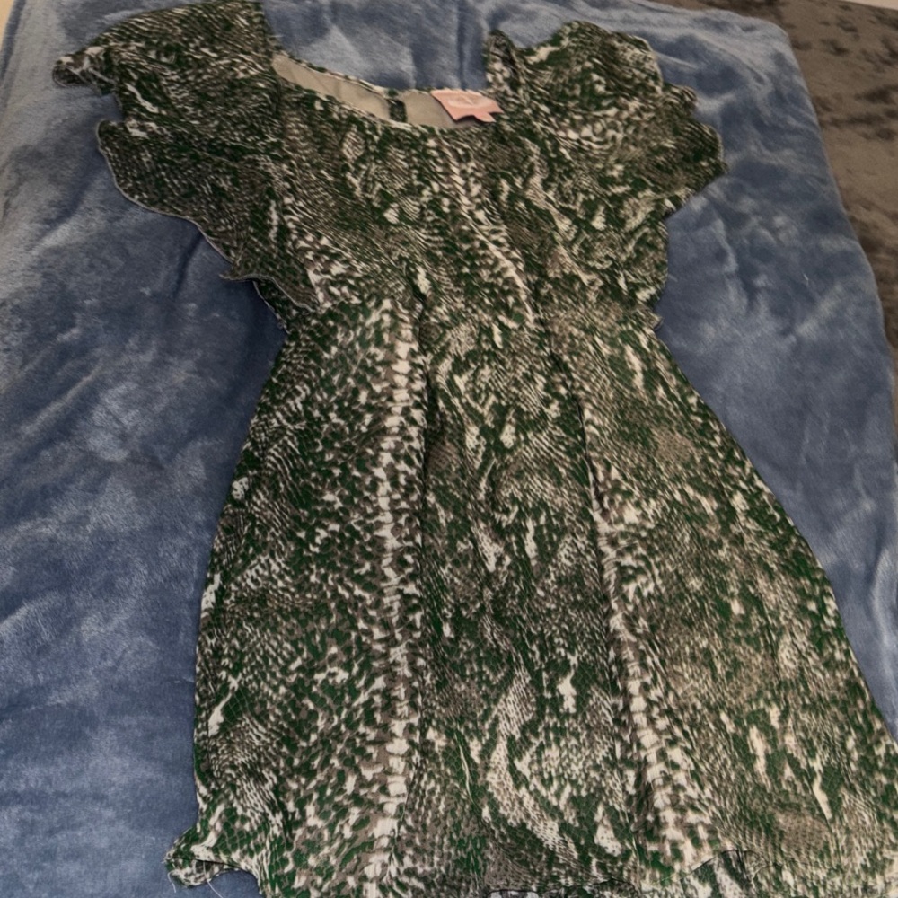 Romeo & Juliet Couture Green Patterned Mini Dress